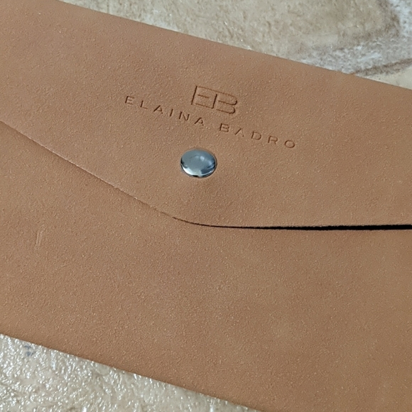 NWT Elaina Badro Baby blues Brush set with pouch - Picture 2 of 4